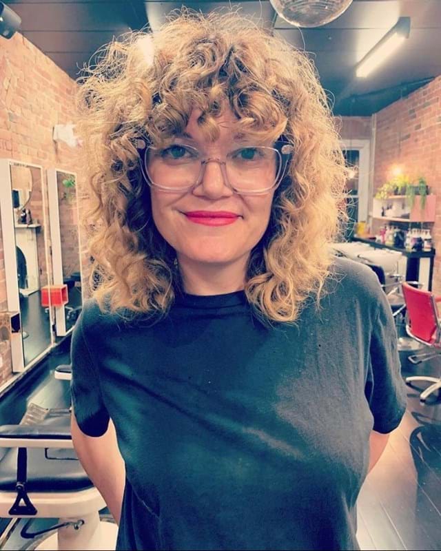 Curly Hairdresser Belinda